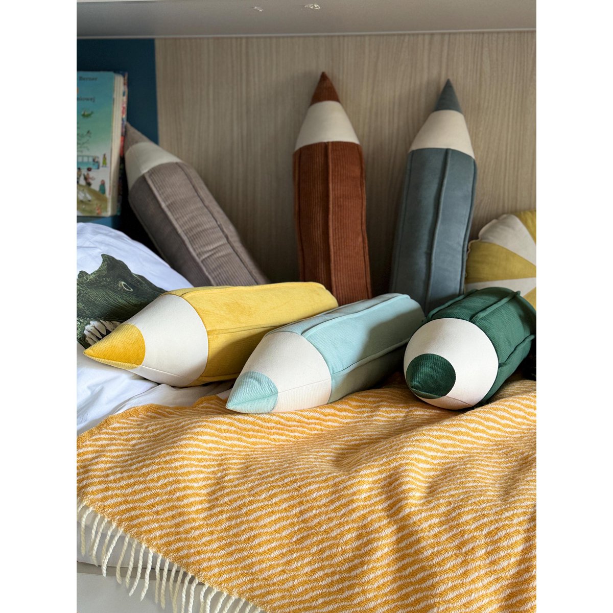 Crayon velvet pillow “Blue"