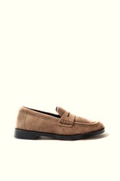 EMILIA TAUPE – Flache Loafer aus weichem Leder