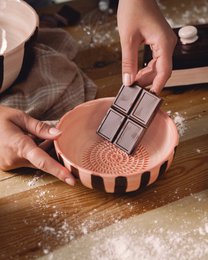 Medium Vintage Pottery Grater Bowl Pink and Brown - CHOCOLATE