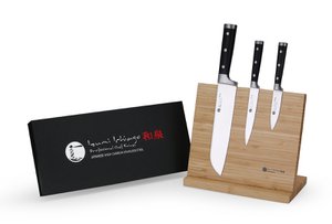 IZUMI ICHIAGO - 3 pcs. Santoku knife set "Professional Chef Knives" including bamboo magnetic knife holder