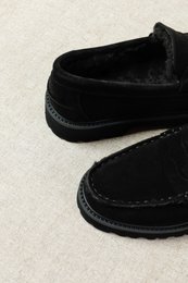 ISIDRO ZWART - Suède loafers gevoerd met imitatiebont