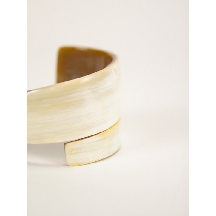 Bracciale in corno con nastro in corno biondo