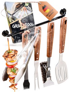 Premium grill cutlet set made of stainless steel with acacia wood handle