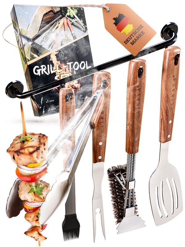 Premium grill cutlet set made of stainless steel with acacia wood handle