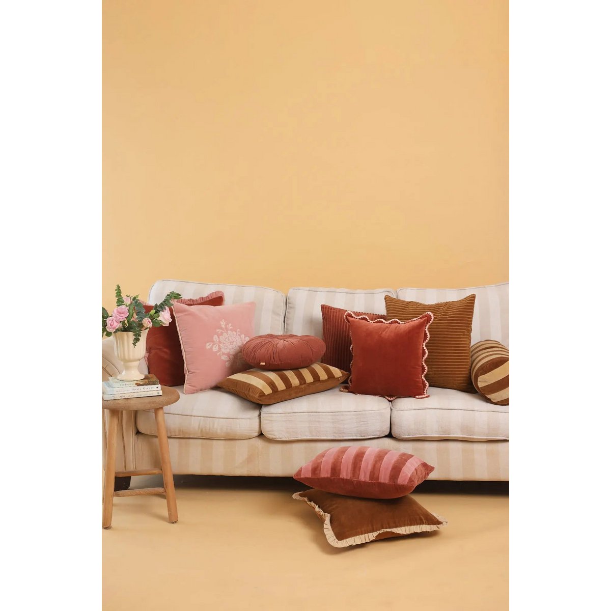Kussenhoes | Camellia Rose kruissteekkussenhoes van Sanctuary Living