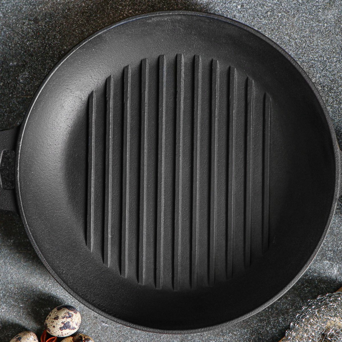 Ghisa a ghisa con manico in legno - Ø 24 x 4 cm - padella in ghisa per tutte le fonti di calore - nero