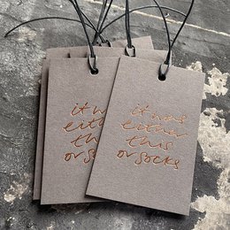 O era questo o calzini - Etichette regalo sventate a mano