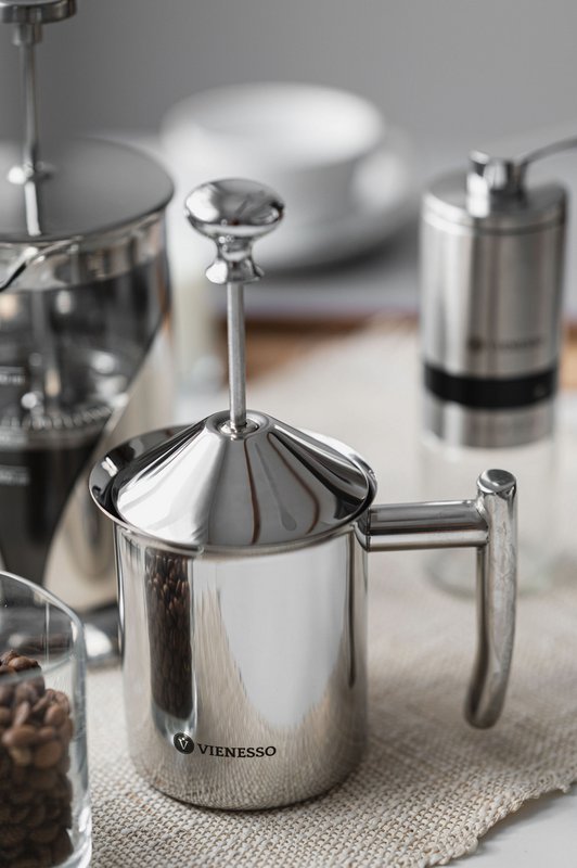 Handmatige roestvrijstalen handmelkopschuimer met zeef - 400 ml