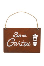 Edelrost-Tafel Bin im Garten