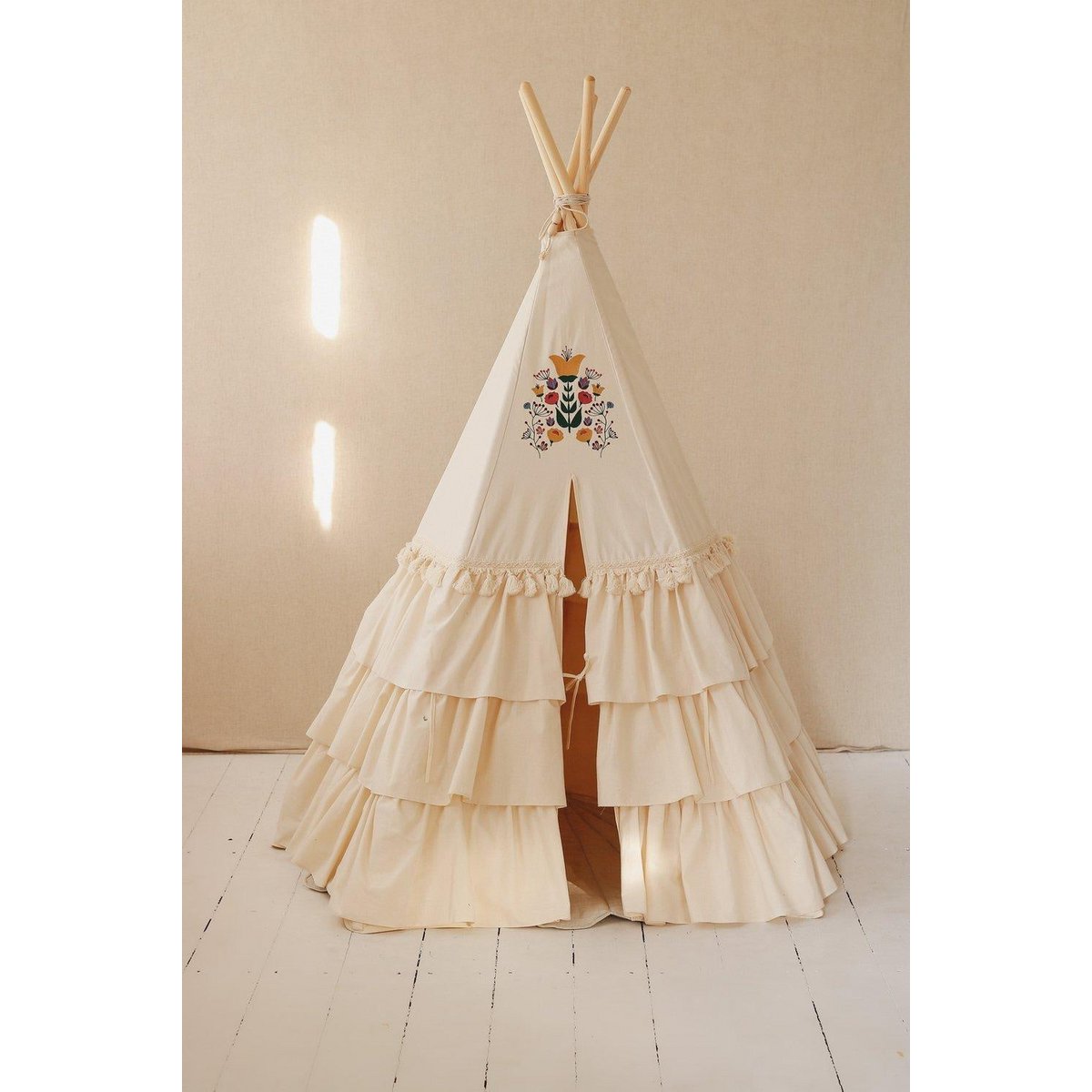 Tipi-Zelt „Folk“ mit Rüschen und Stickerei