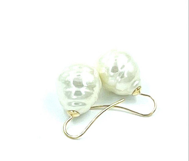 Boucles d'oreilles petites perles baroques, couleur blanc