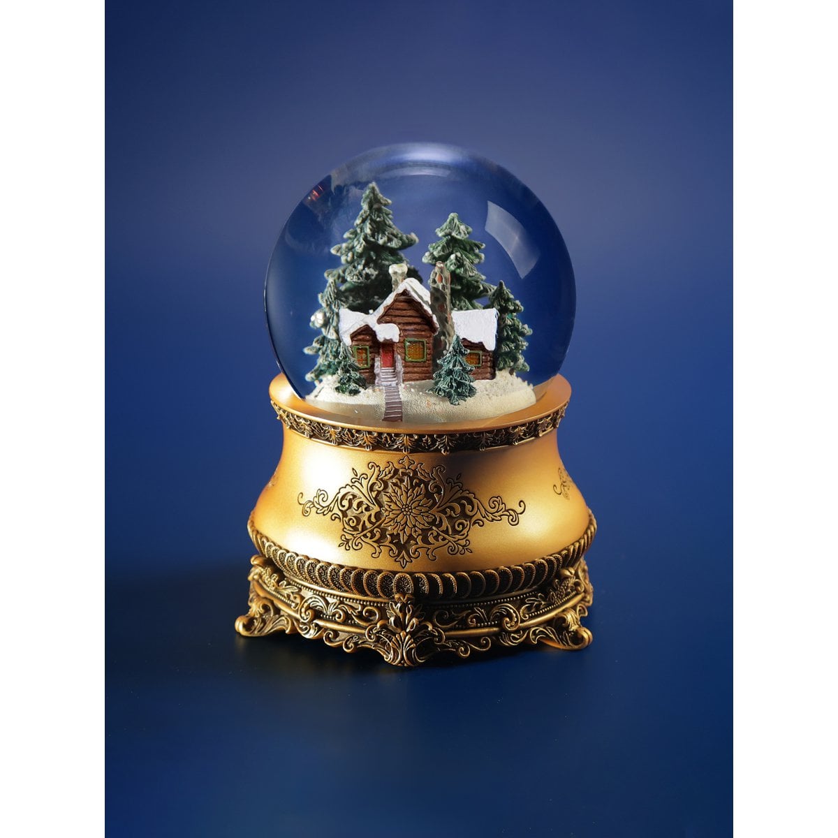 Kerstmuzikale sneeuwbol ‘Klein Huis in het Bos’, glas, met verlichting en automatische sneeuwstorm