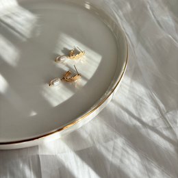 Golden Arc - Earrings with river pearl Gold plated