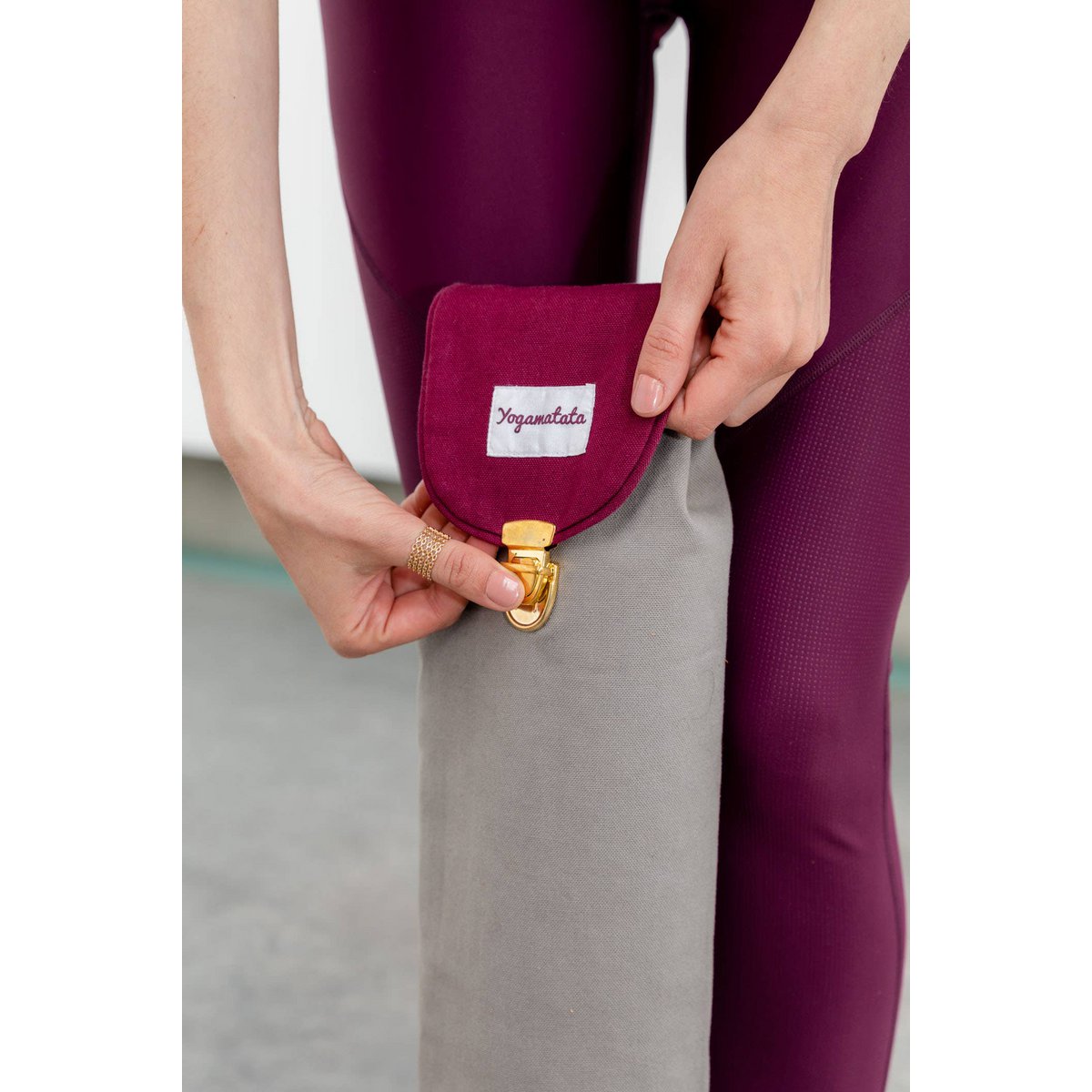 Bolsa de transporte para esterilla de yoga orgánica "Berenjena"