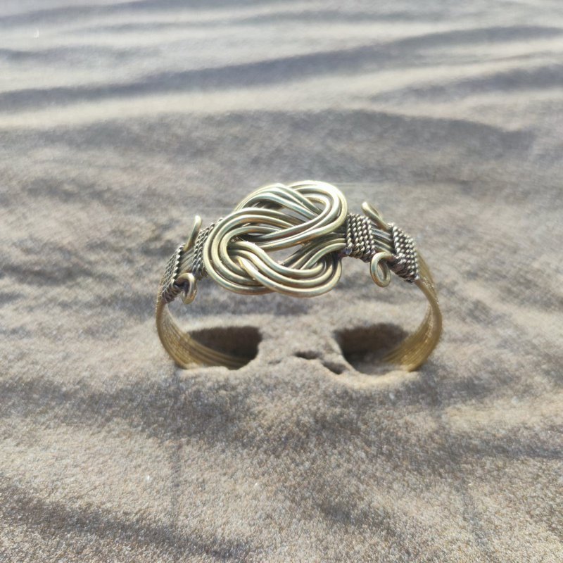 Valencia Bangle Gold (adjustable size)
