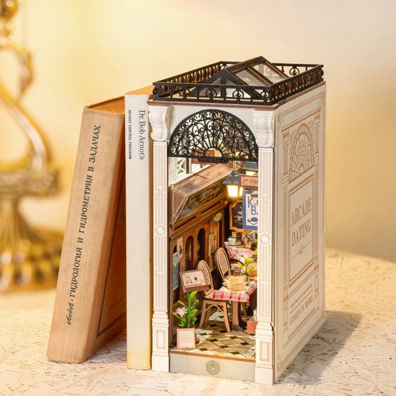 Robotime, DIY Book Nook Boekensteun Arcade Dating, TGB10, 19,5x10,6x25,5cm