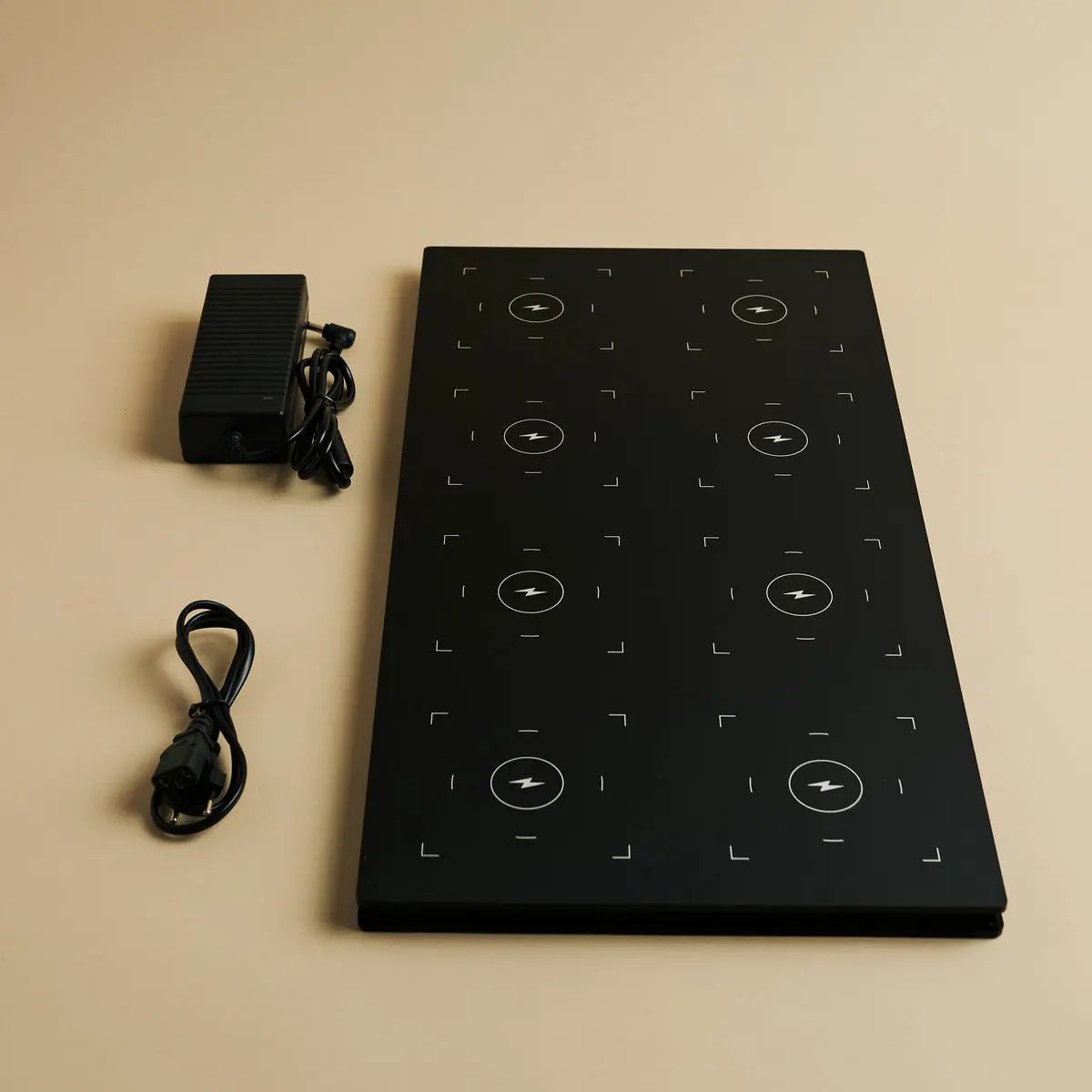 Kombi-Set Profi | 8 x Wouter Sage Green wiederaufladbare Tischlampen und Ladestation