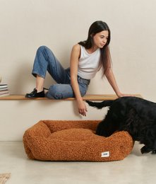 Mustard Shearling Hundeseng, Snozy