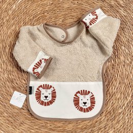 Soft, absorbent bib with lion design. Made of high-quality cotton material. Suitable for babies and toddlers. Stylish and practical accessory for mealtimes.