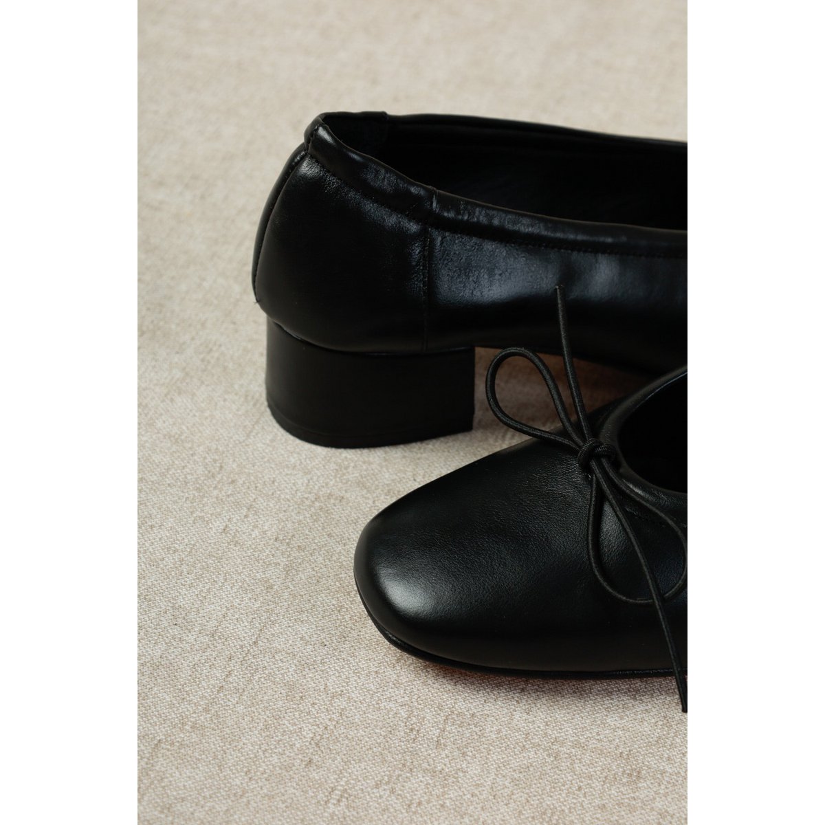MOREN BLACK – Soft Leather Unstructured Low-Heel Pumps