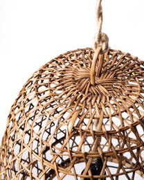 Lampada a sospensione tetto naturale di Mawar Ratan.