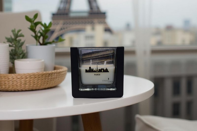 Vela perfumada sorpresa - Ciudades - París - 235 gr de cera vegana con manteca de karité