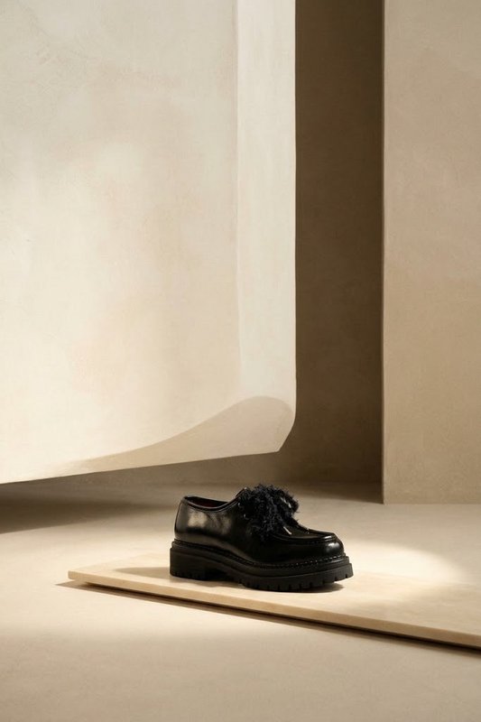 ODDA ALIAS BLACK – Grobe Leder-Loafer mit Plateausohle