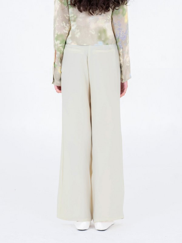 Illusory pants