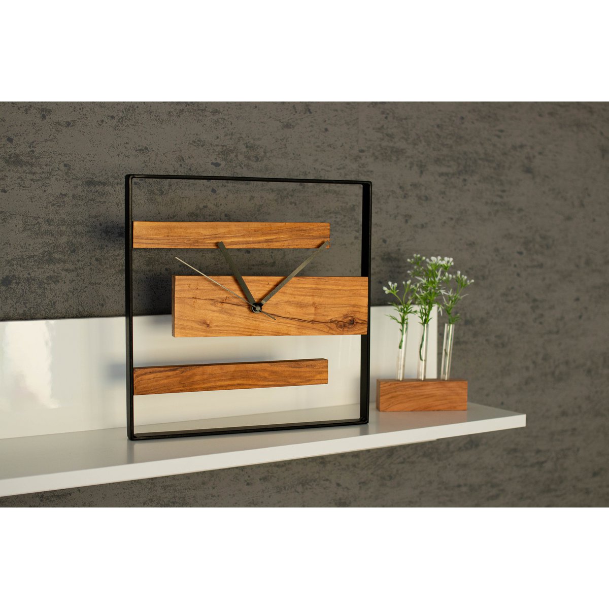 Reloj de pared moderno de madera de olivo
