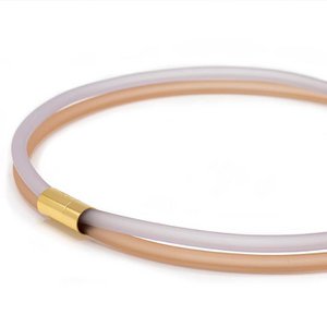 Rubber ketting 2 lijns, licht grijs/ champagne