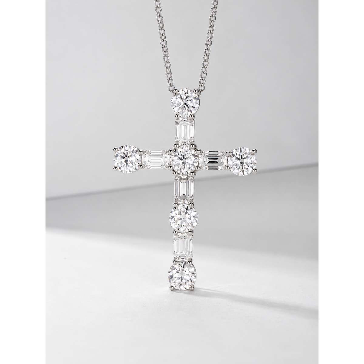 7.3ct Majestic Moissanite Cross Pendant halskæde