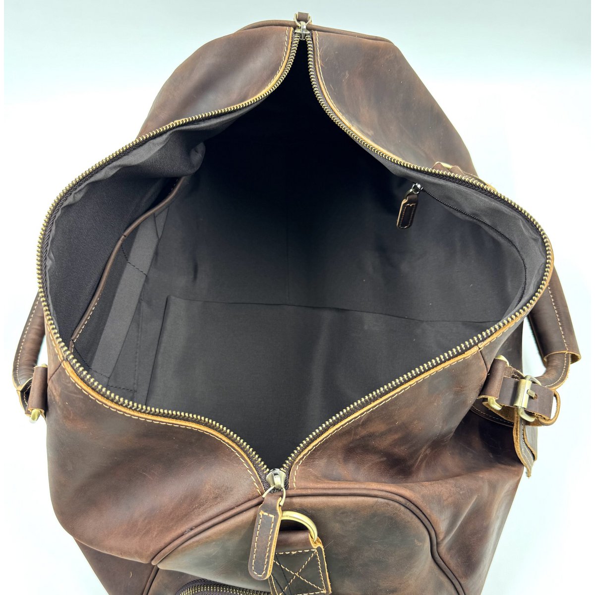 Handmade Oiled Leather Travel Bag – Artisan 50cm "Navigator" Duffle with Dedicated Shoe Compartment