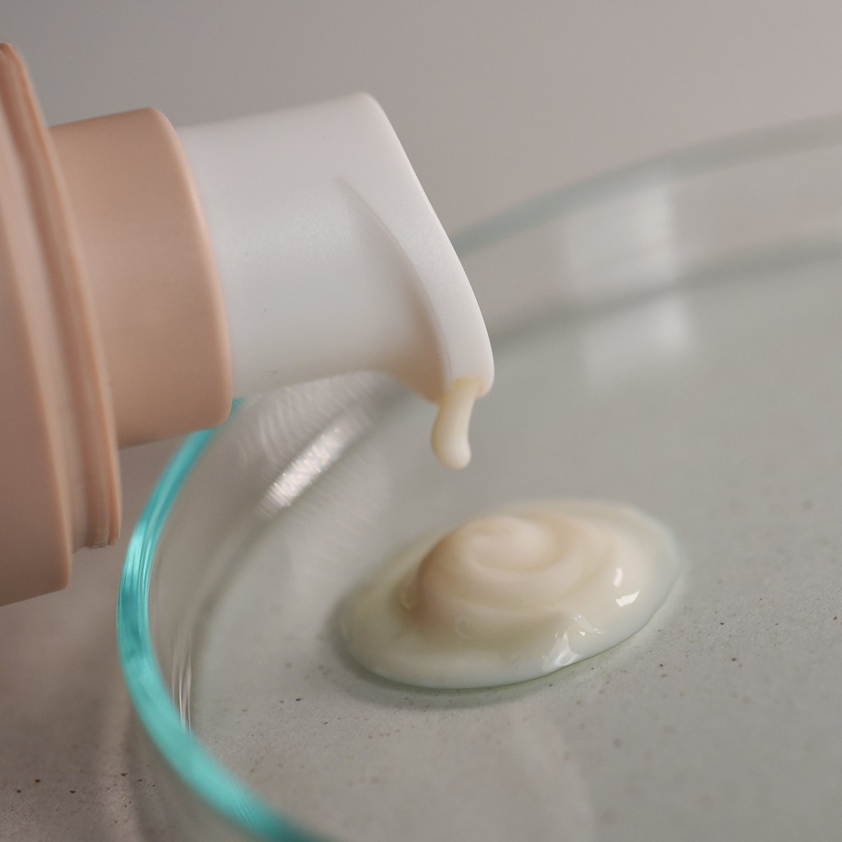 Anti-aging vochtinbrengende crème met hyaluronzuur en peptiden