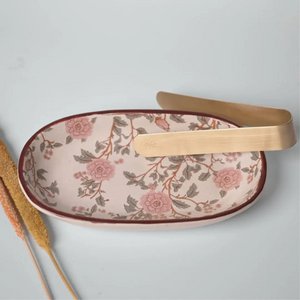 Ovales Steinzeug-Tablett mit Pfingstrosen-Aufdruck und Zangenset aus Messing – Handgefertigtes Serviergeschirr für Snacks, Kekse und festliche Geschenke
