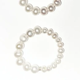 Ring duo Pearl