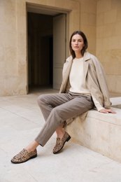 EMILIA CHEETAH – Flache Leder-Loafer mit Haaransatz