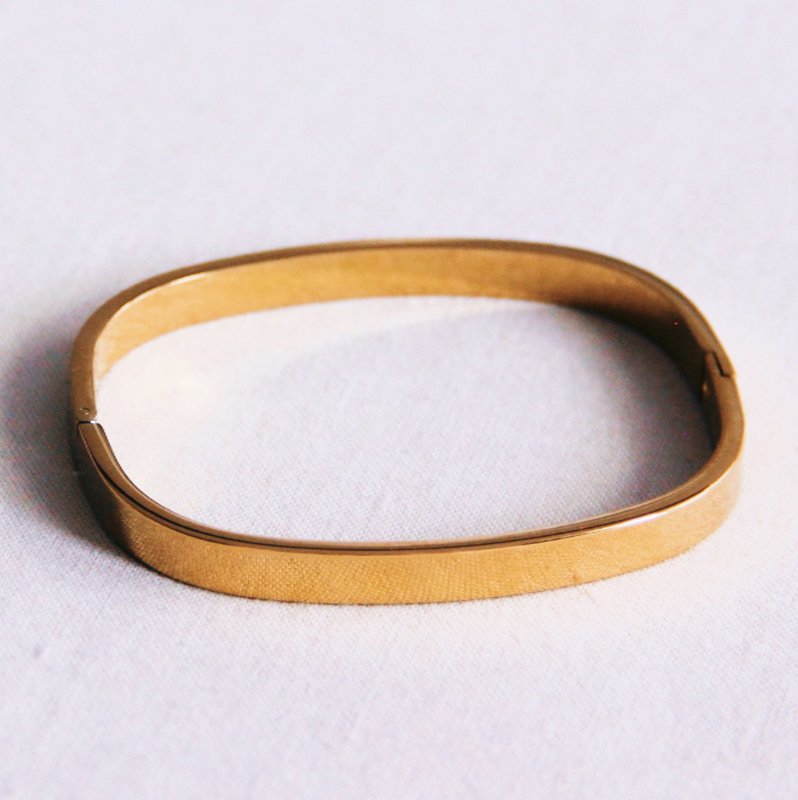 Piccolo bracciale rettangolare