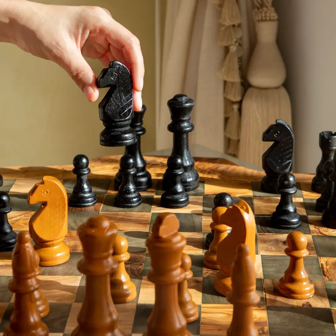 Olive Wood Chess Set with Irregular Rustic Board – Handcrafted Rustic Elegance