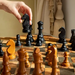 Olive Wood Chess Set with Irregular Rustic Board – Handcrafted Rustic Elegance
