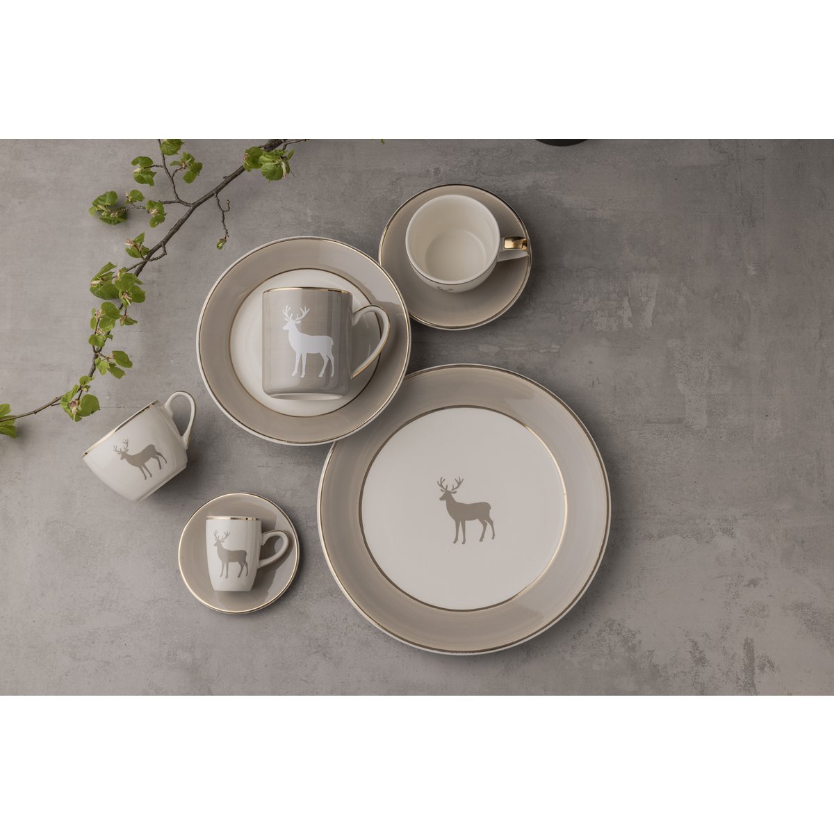 Middagstallerken model “Deer” 18 karat guld, Desert Pearl
