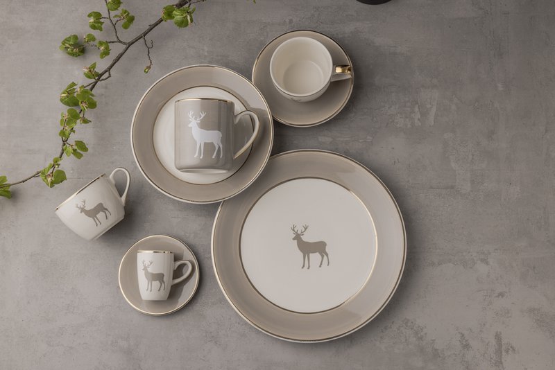Middagstallerken model “Deer” 18 karat guld, Desert Pearl