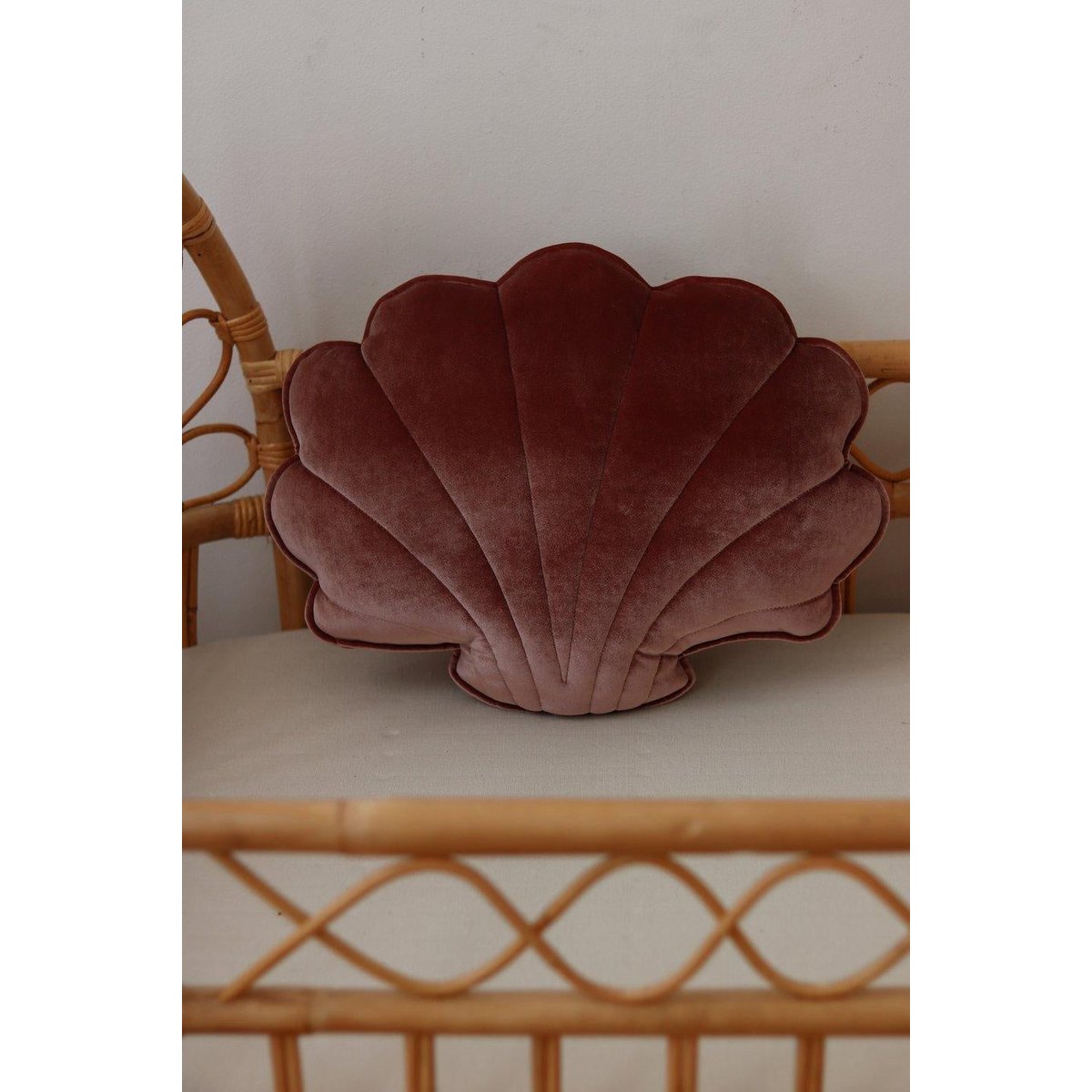 Almohada de concha de terciopelo “Cosmic Pearl”