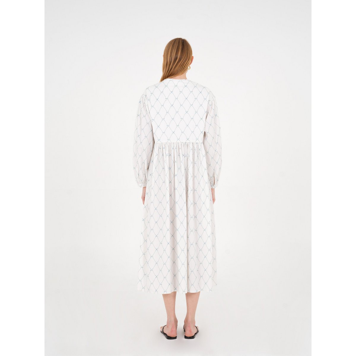 Vestido blanco con estampado de lazo Cityscape