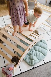 Juego de triángulo de escalada y balancín transformable Luula SLEEPER