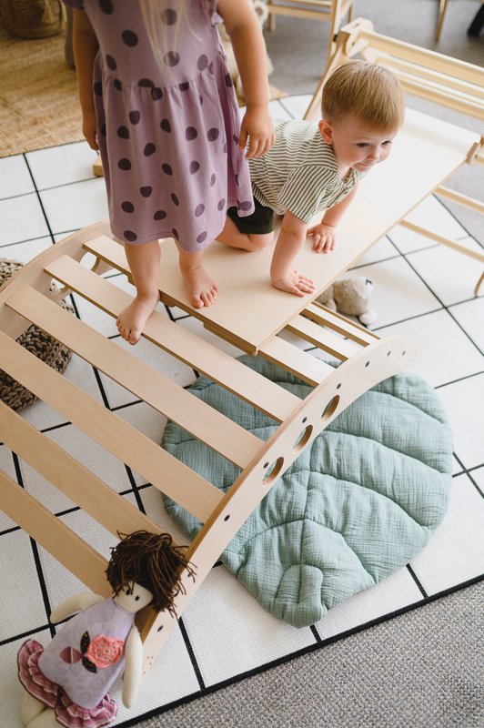 Juego de triángulo de escalada y balancín transformable Luula SLEEPER