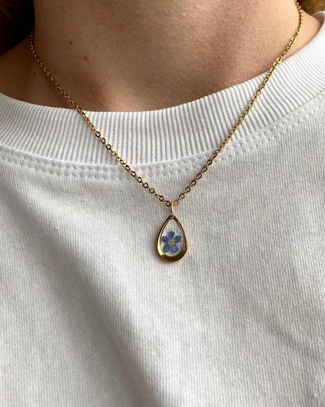 Resin/Stainless Steel Pendant gold or silver with Forget-me-nots (without necklace)