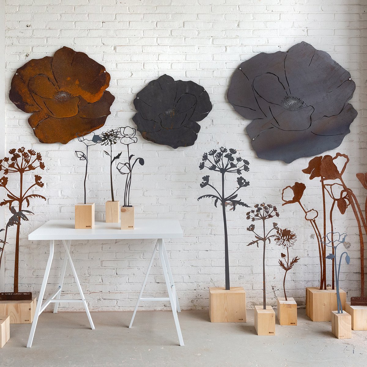 Wall Flower M