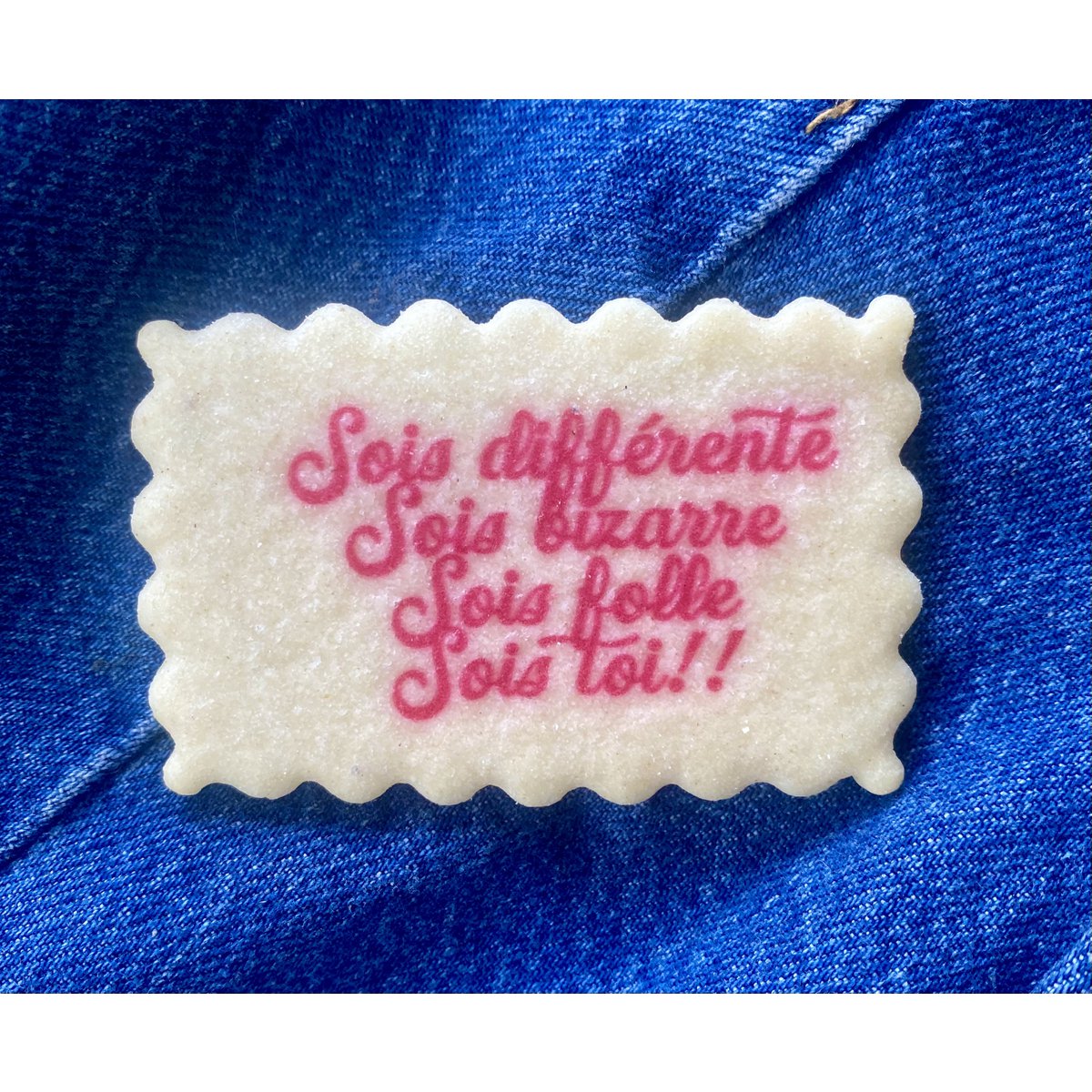 Box of personalized biscuits with the theme "Croque moi!" Copy