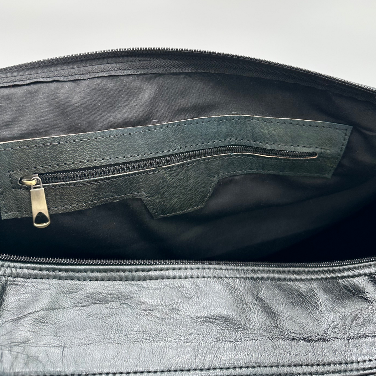 Classy Wonder Black-handmade lederen reistas