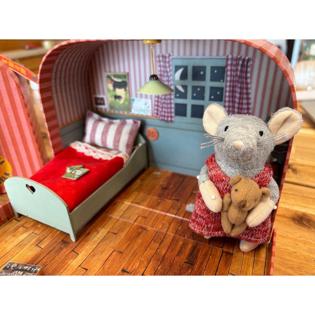 Mouse House To Go - Bedroom